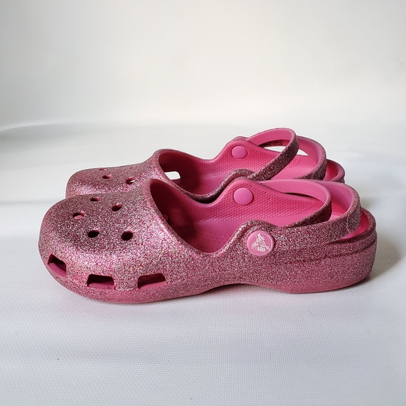 crocs girls sandals
